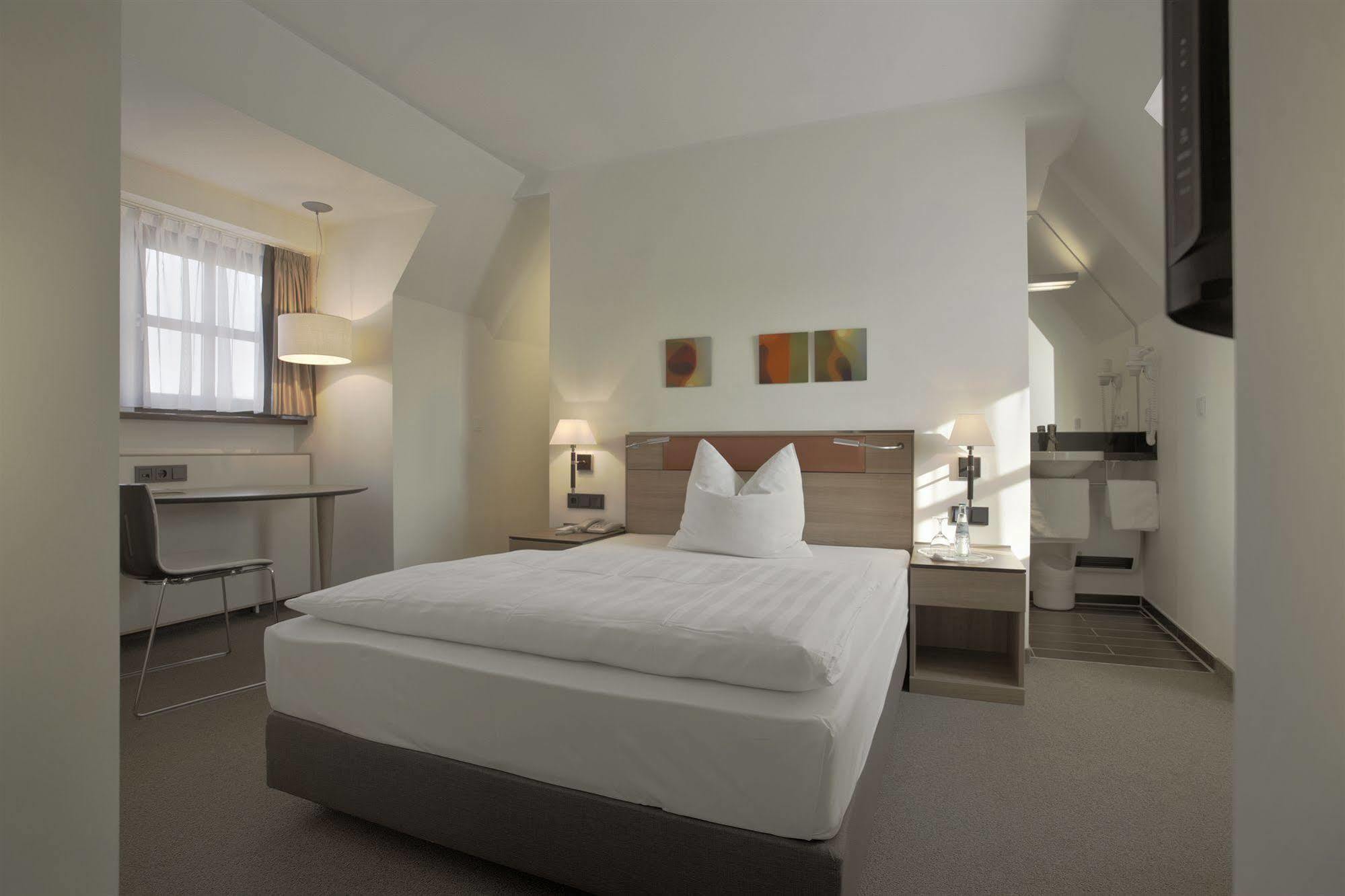 Hotel Am Jakobsmarkt Nuremberg Ruang foto